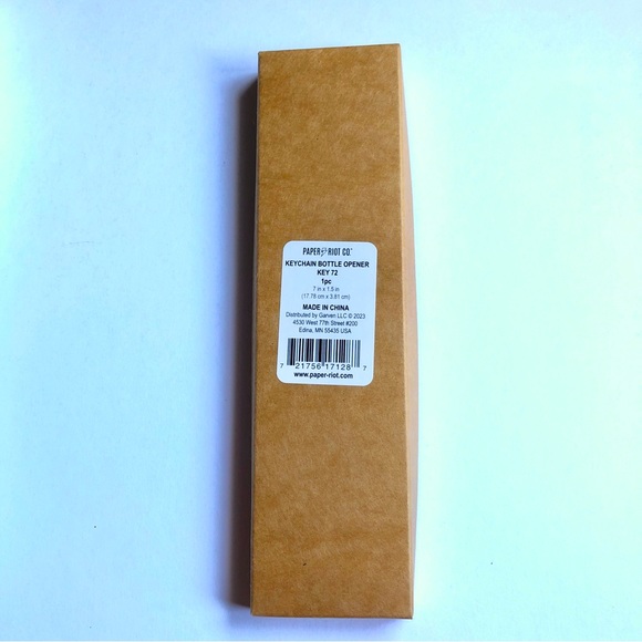 3/$15 NEW BOTTLE OPENER KEY CHAIN Adventure Awaits PAPER RIOT Green UNISEX - Picture 4 of 13